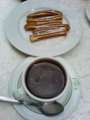 Churros mit heißer Schokolade