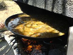 Köchelnde Paella