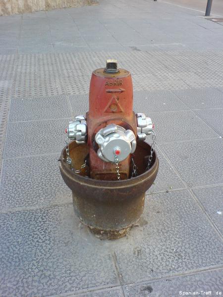 Offener Feuerwehrhydrant