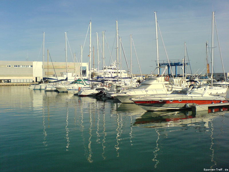 Boote im Jachthafen