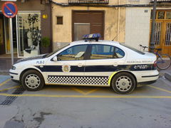 Polizeiauto im Halteverbot