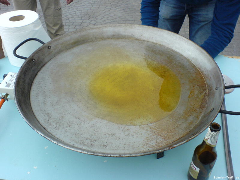 Olivenöl in der Paella