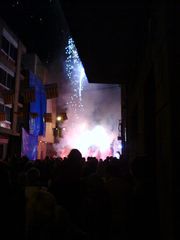 Abbrennen der Fallas Figuren in Benicarló