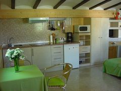 Frontal cocina y mesa