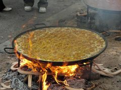 Paella am Kochen