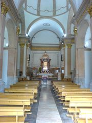 Innenansicht der Kirche von Peñíscola