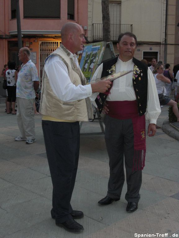 Männer in traditioneller, spanscher Tracht