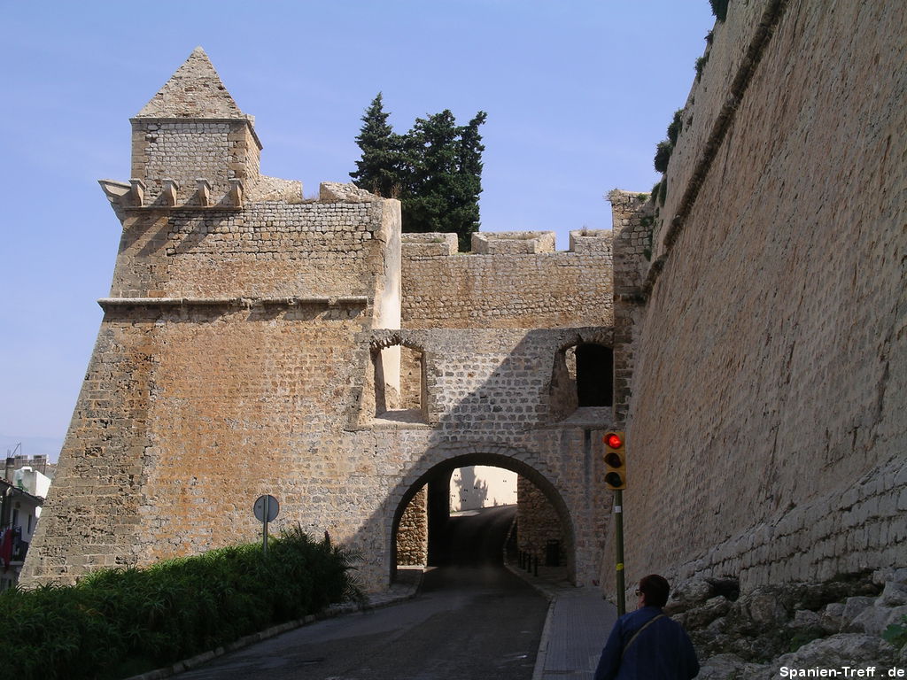 Torbogen der Stadtmauer