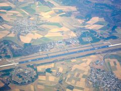 Ein Flughafen von der Luft aus