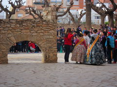 Festdamen bei der Falla