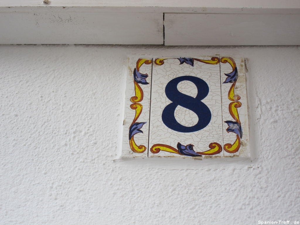 Hausnummer als Keramikfliese