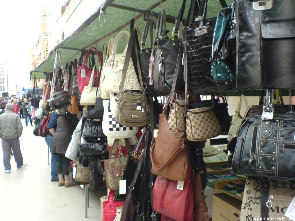 Straßenmarkt in Benicarló