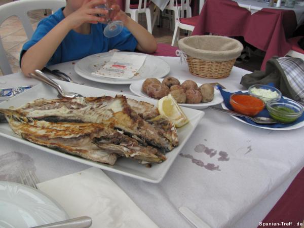 Los Abrigos - Restaurant El Picoteo Es gab immer frischen Fisch.
