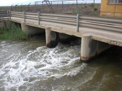 Schleuse am Bewässerungskanal