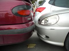 Stoßstange an Stoßstange Parken - nah