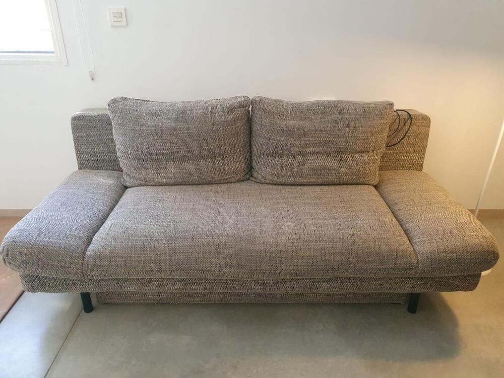 Sofa 01.jpeg